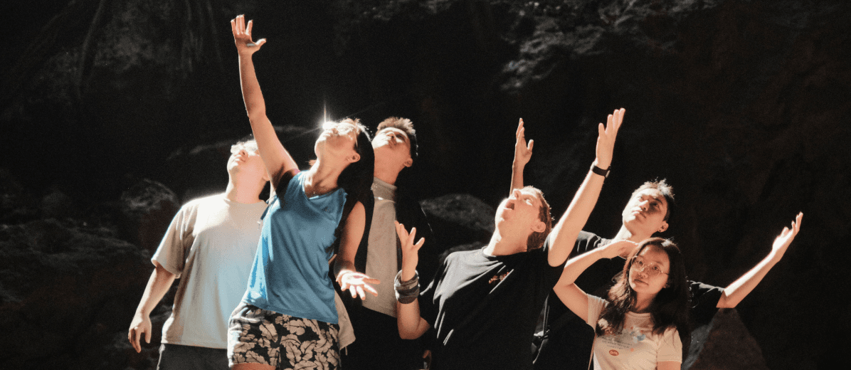 Hoasen team outdoors